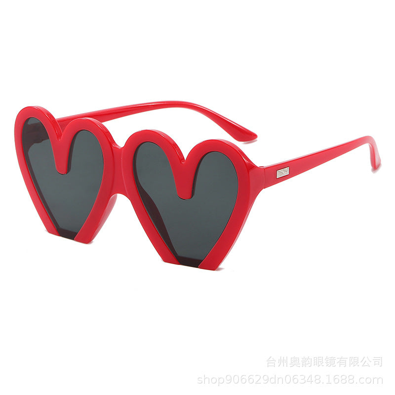 Wholesale  Peach Heart Retro Funny Sunglasses Anti-Uv Party Catwalk High-End Exaggerated Sunglasses